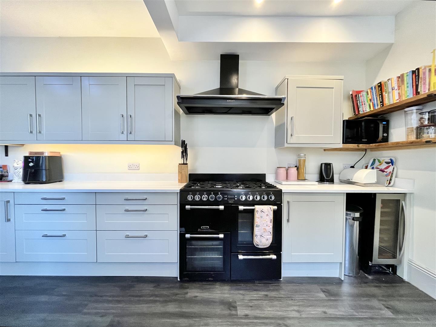 5 bed property in St. Helens Road, Hastings